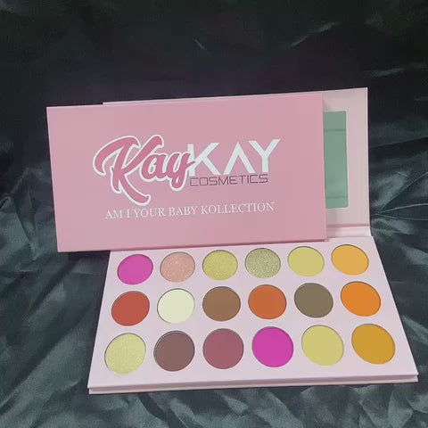Am I Your Baby Signature Shadow Pallet